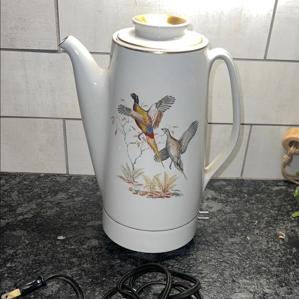 Vintage Ceramic Coffee Pot GAME BIRDS Hall Pottery Ernest Sohn. 8 cup